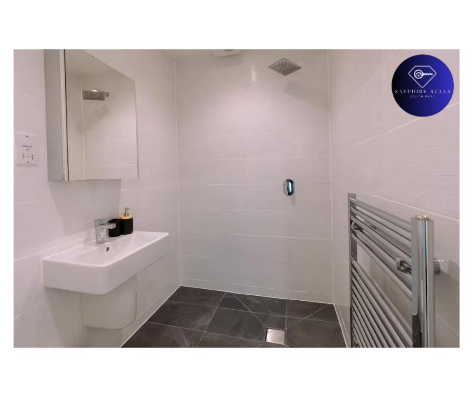 Modern City Centre Apartment Exeter Ngoại thất bức ảnh